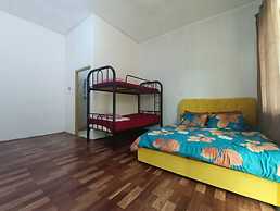 OYO 90799 Sharhan Residence
