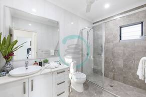 ZENHOUSE STYLISH - 3BR Home near Shops