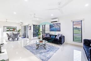 ZENHOUSE STYLISH - 3BR Home near Shops
