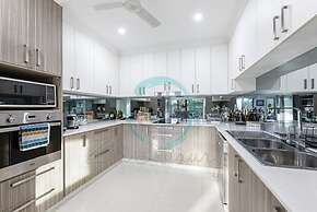 ZENHOUSE STYLISH - 3BR Home near Shops