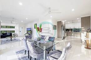 ZENHOUSE STYLISH - 3BR Home near Shops