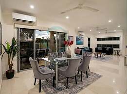ZENHOUSE STYLISH - 3BR Home near Shops
