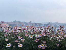 Tuong Vy Dalat Central