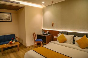 Four Leaf Hotel Sapphire Blue