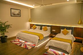 Four Leaf Hotel Sapphire Blue