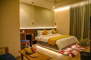 Four Leaf Hotel Sapphire Blue