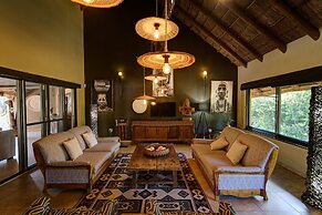 Sable Ranch Bush Lodge
