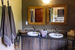 Sable Ranch Bush Lodge