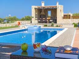 Azure Villa in Platanias