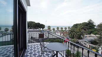 Be Side Hotel