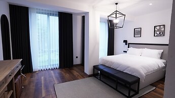 Be Side Hotel