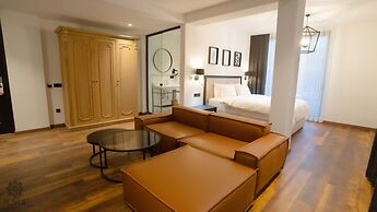Be Side Hotel
