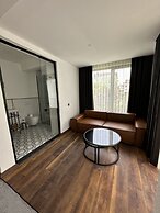 Be Side Hotel