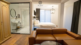 Be Side Hotel