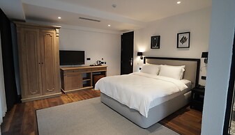 Be Side Hotel