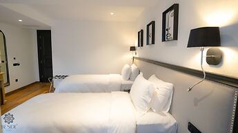 Be Side Hotel