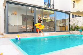 Echinus Lara Hotel