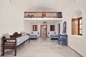 Amphitheater Cave Houses