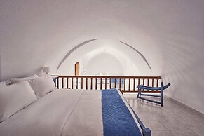 Amphitheater Cave Houses