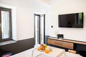 Cardamilia Suites