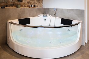 Cardamilia Suites