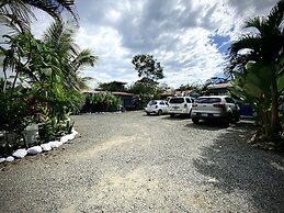 Rooms & Pool Macaws