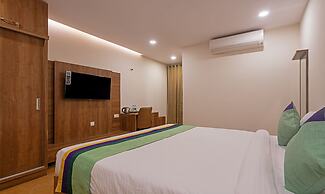 Treebo Purva Crest, Gachibowli DLF
