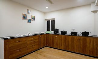 Treebo Purva Crest, Gachibowli DLF
