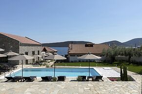 Lichnos Luxury Suites Stoa
