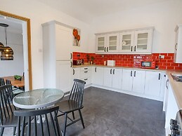 18 Ffordd Tanrallt