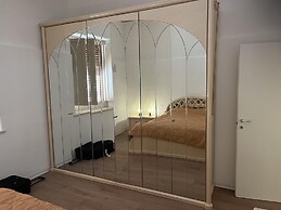 Immaculate 3-bed, Sleeps 6, Parking