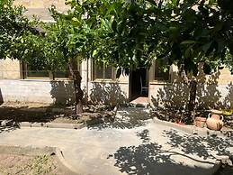 Immaculate 3-bed, Sleeps 6, Parking