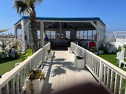 Immaculate 3-bed, Sleeps 6, Parking