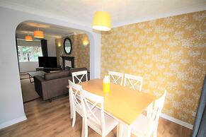 3 Bed Detached - 3 Bathrooms - Parking - Quiet