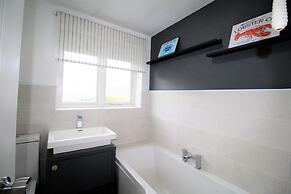 3 Bed Detached - 3 Bathrooms - Parking - Quiet