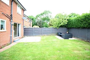 3 Bed Detached - 3 Bathrooms - Parking - Quiet