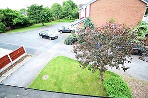 3 Bed Detached - 3 Bathrooms - Parking - Quiet