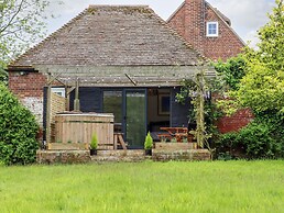 The Snug at Pickelden Farmhouse