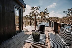 Luxurious Tree Top Cabin by the Lake