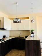 Sweet Home Sleeps 4 With Terrace