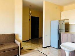 Sweet Home Sleeps 4 With Terrace