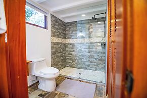 Aruna Resort & Villas
