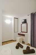 Foris Rooms