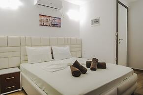 Foris Rooms