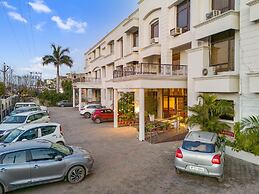 Hotel Paras