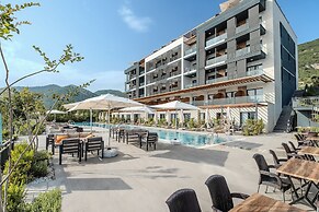 Montenegro Lodge