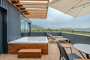 Montenegro Lodge