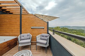 Montenegro Lodge