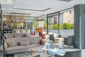 Montenegro Lodge