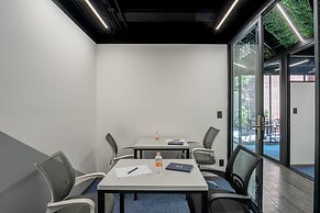 Be Local Aparthotel